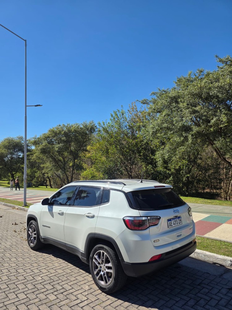 Jeep Compass Sport automatica — foto 6
